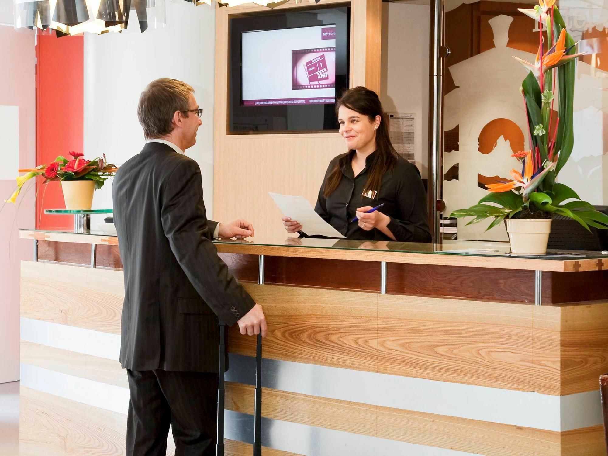 Mercure Pau Palais Des Sports Ngoại thất bức ảnh