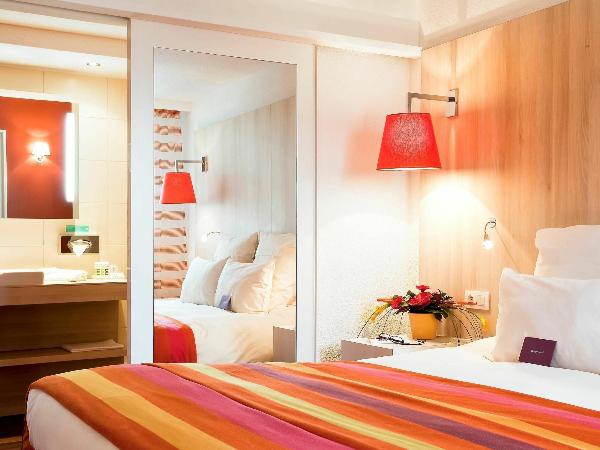 Mercure Pau Palais Des Sports Ngoại thất bức ảnh