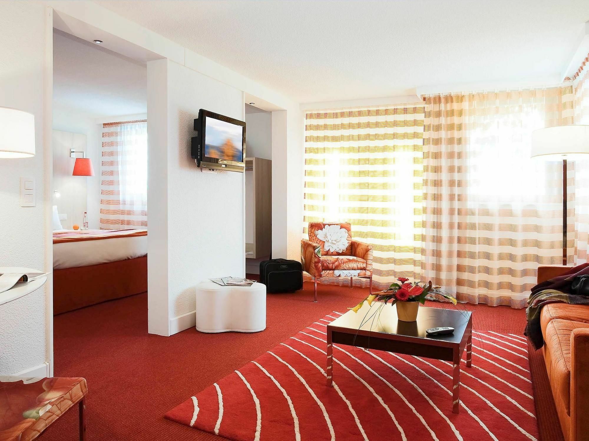 Mercure Pau Palais Des Sports Ngoại thất bức ảnh